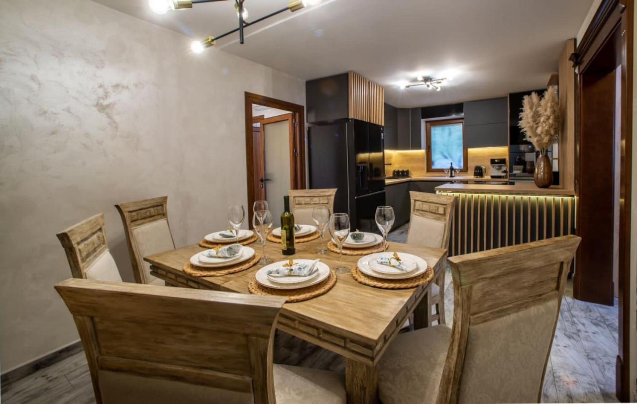 Villa Sun Castle โกตอร์ ภายนอก รูปภาพ