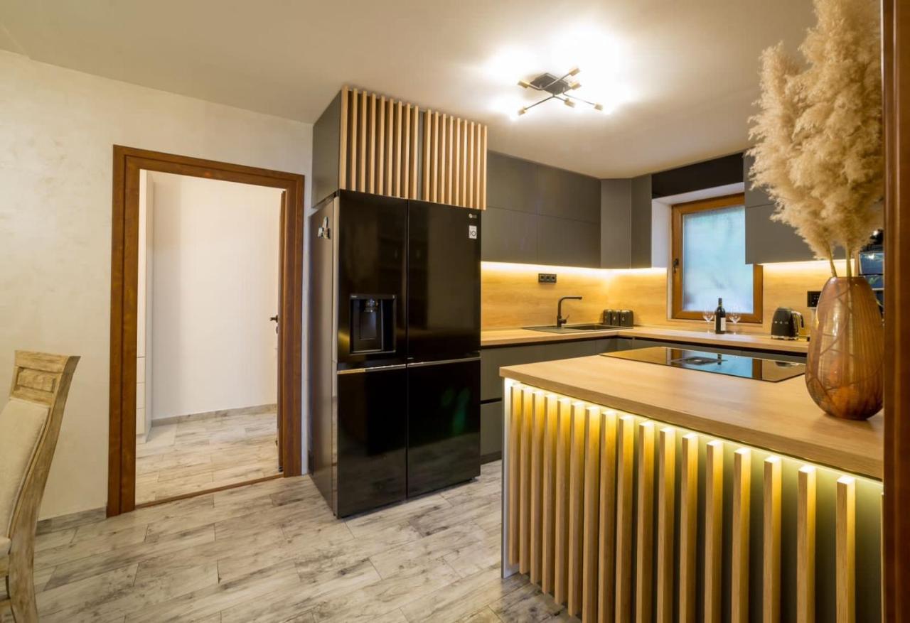Villa Sun Castle โกตอร์ ภายนอก รูปภาพ